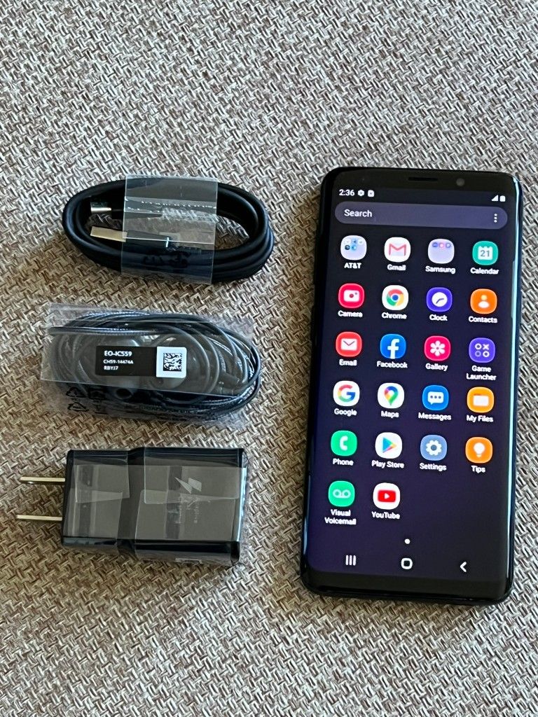 Samsung Galaxy S9, Factory Unlocked, Nothing wrong works perfectly, Excellent condition like new