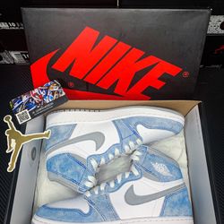Jordan 1 Hyper Royal Size 5.5