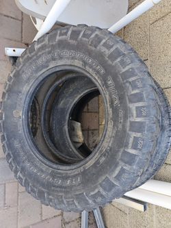 BF Goodrich Mud Terrain T/A LT255/80R17 