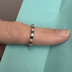 14KW 1/2CTW black and white diamond. WG 14k. size 5.5 