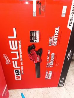 Milwaukee M18 dual battery blower