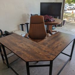 Corner Desk With Office Chair 