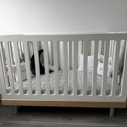 Oeuf NY Crib With Toddler Conversion Kit & Mattress