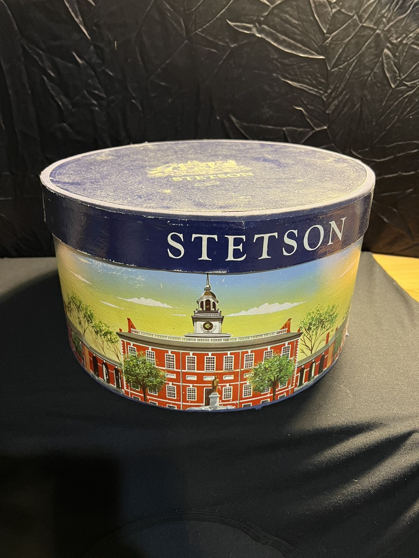 Vintage Betsy Ross House, Independence Hall, Carpenters Hat Box
