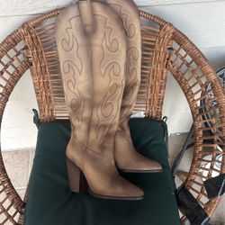 Women Size 8 Cowboy boots
