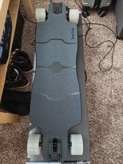 Electric skateboard