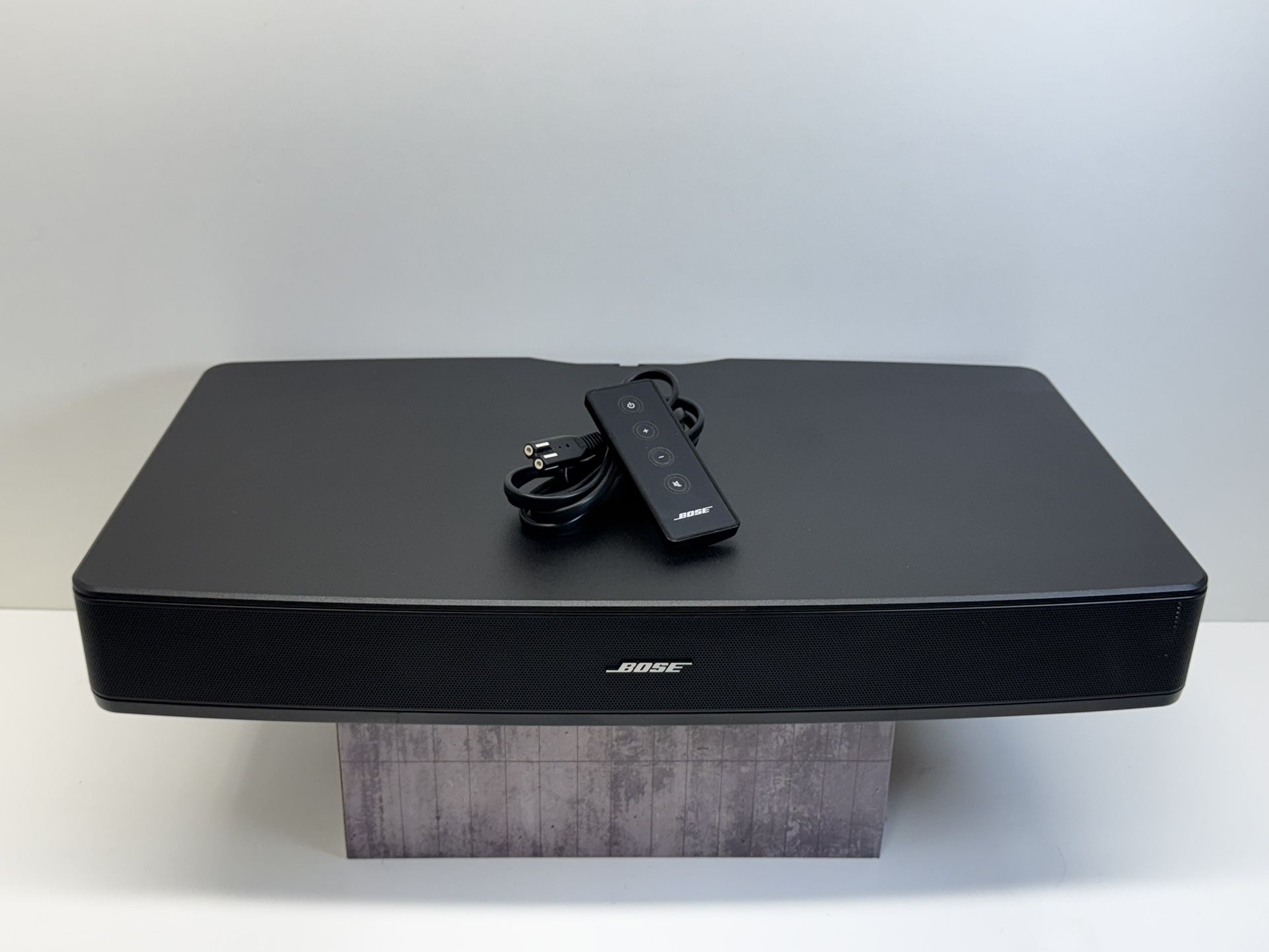 Bose Solo TV Sound System - Black With Remote (Like New)