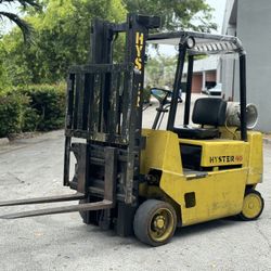 FORKLIFT