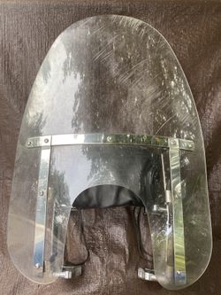 Harley Davidson sportster windshield and leather bag