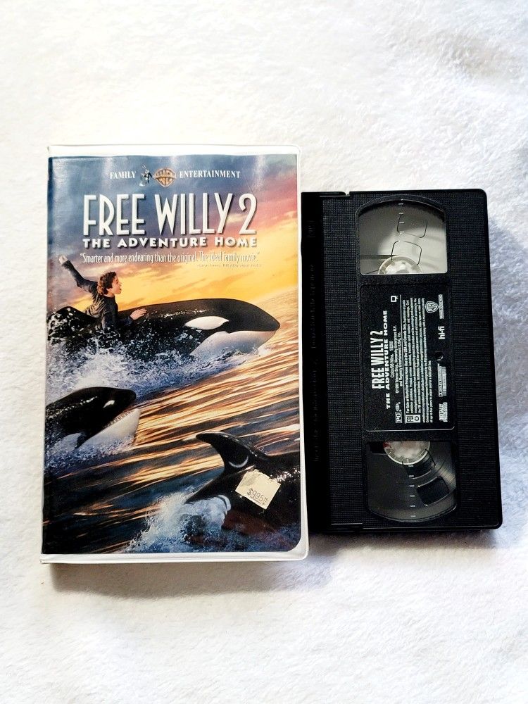 Free Willy 2 : The Adventure Home VHS (1995)