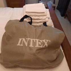 Inflatable twin size air mattress