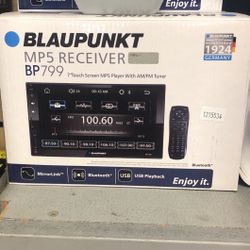 Blaupunkt Double Din Bluetooth Stereo With Apple CarPlay 