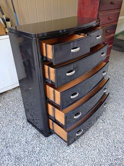 LIKENEW DRESSER