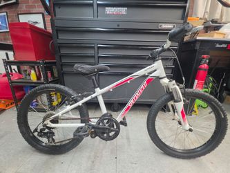 Specialized Hot Rock 20 20" Kids Mountain Bike MTB 6 spd 1 x 6 gears