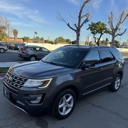 2016 Ford Explorer