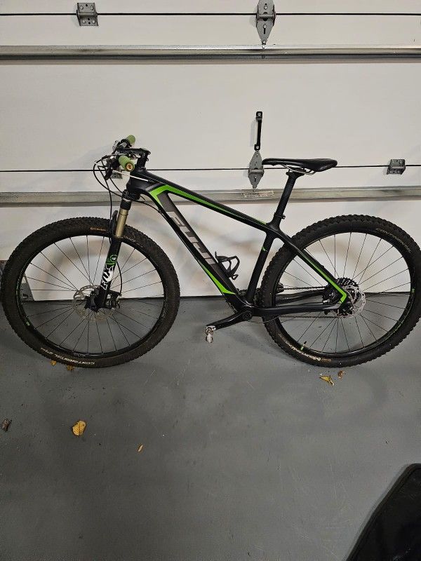 Fuji Carbon Mountain Bike