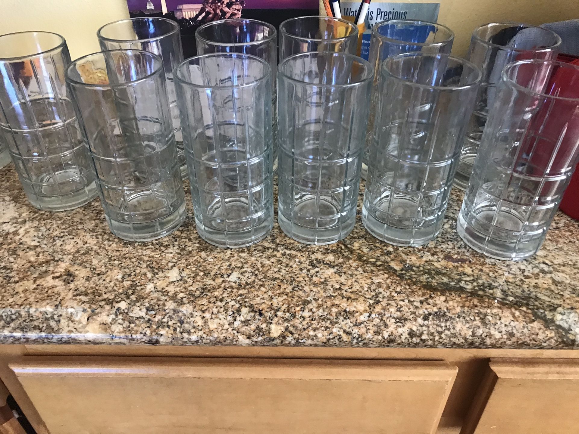 Set of drinking glasses 