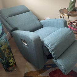 Lazy Boy Recliner - Finley Power Recliner, Rocker, Swivel