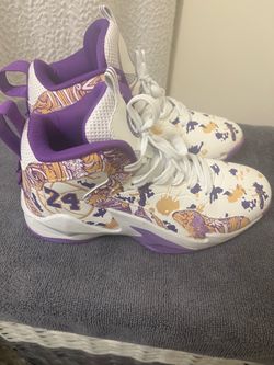 Basketball shoes