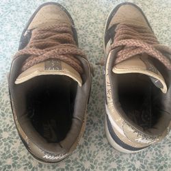 Nike dunks travis scott size 10