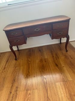 Vintage vanity/desk