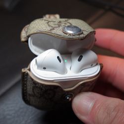 Apple AirPods with Case – Fully Working