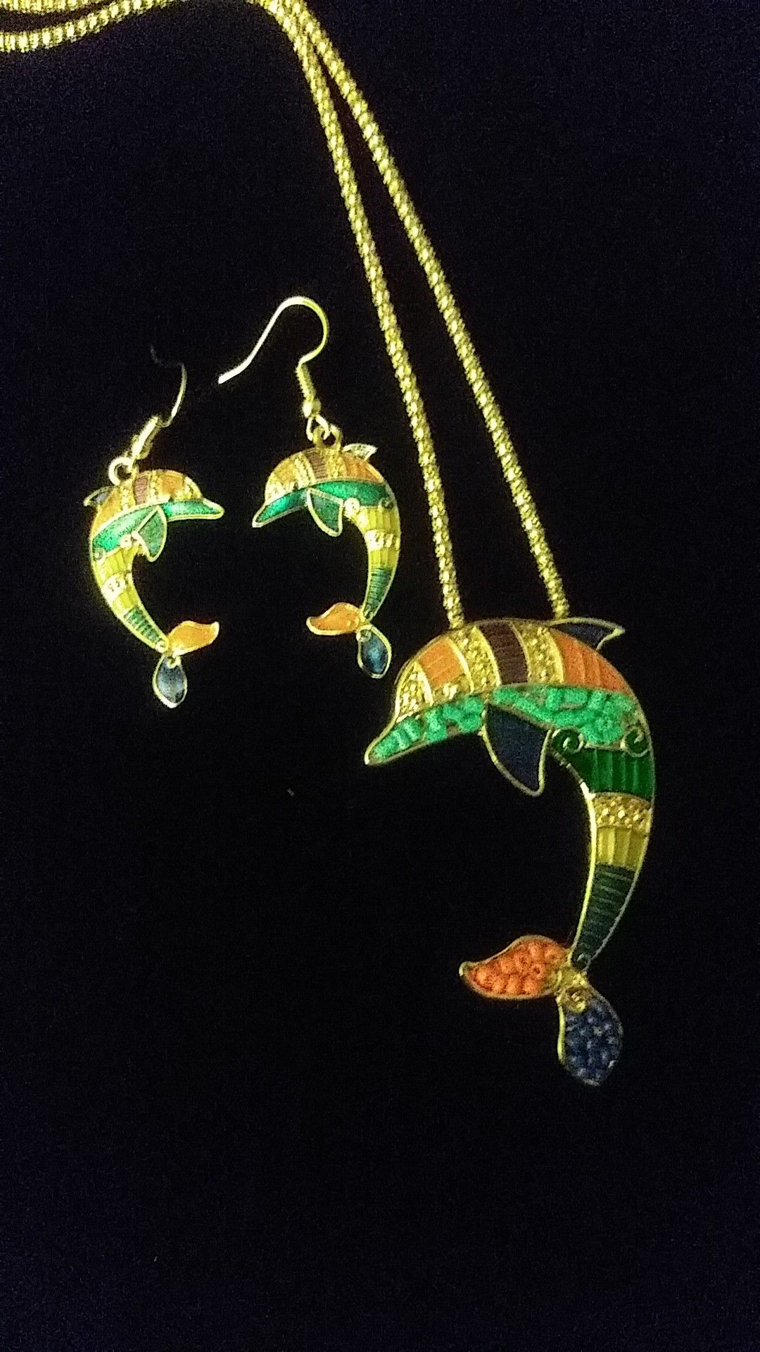 Necklace earings set dolphins, 24$