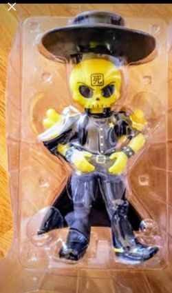 Brand new SDCC 2012 Kidrobot Skullsinger Tucson GID Special Edition limited 300 signed by original artist "Huck Gee"