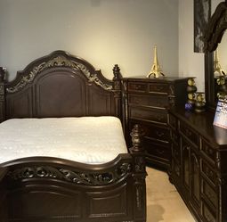 Beautiful Wooden King Bedroom Set For Sale