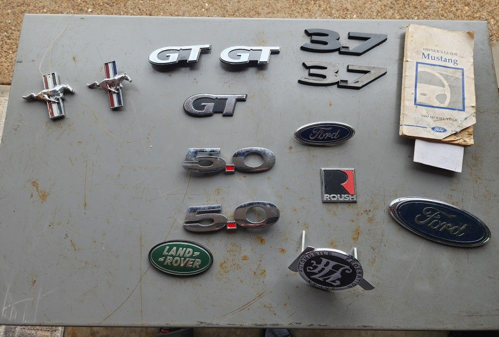 *** MUSTANG FORD ROUCH LAND ROVER ETC CAR EMBLEM'S ***