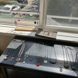 LOT OF SILVER JEWELRY!!! (necklaces, earrings, rings) 