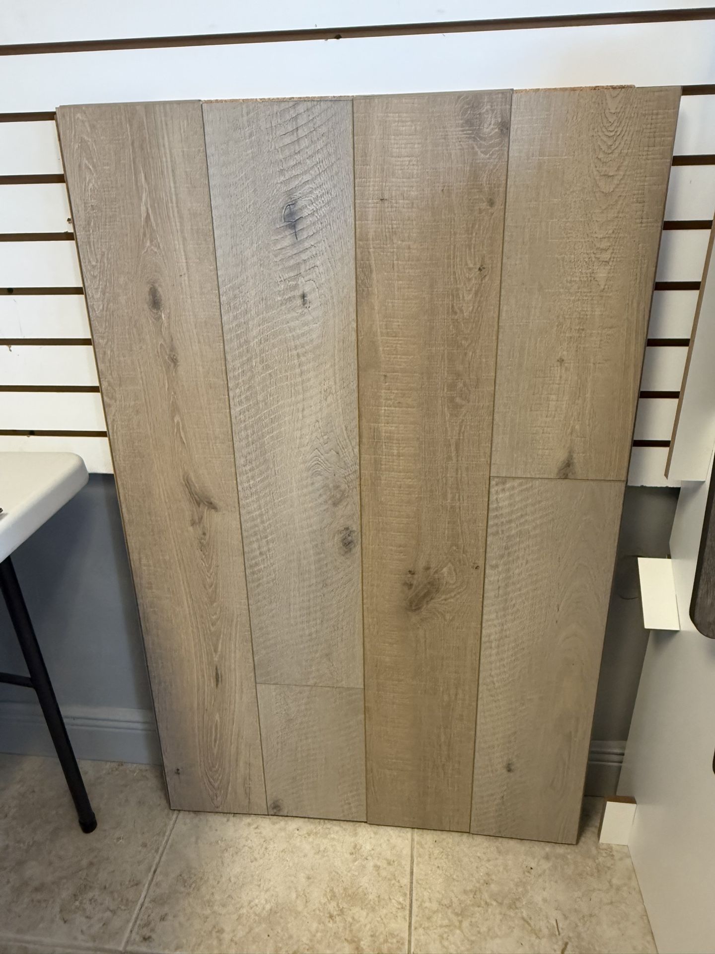 Vinyl Floor In$tallatïon