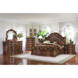 Pulaski San Mateo Sleigh King Bedroom Set.