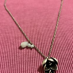 Fossil Brand Hibiscus Flower Pendant Necklace Silver Toned