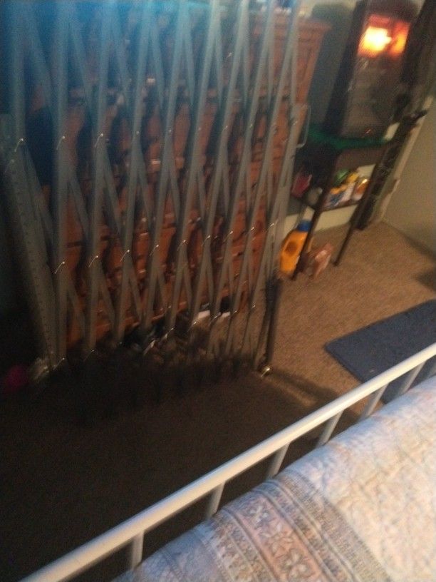 sentry expandable metal gate