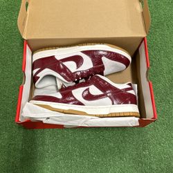 Nike Dunk Low Size 10 Men