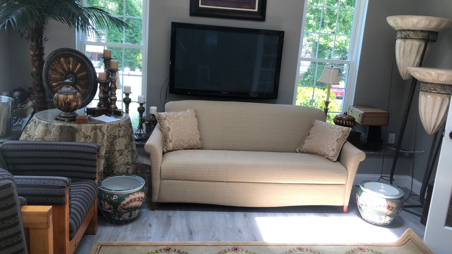 Excellent As New 3 Seats Sofa/Coach