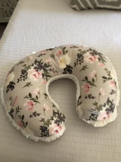 Nursing pillow