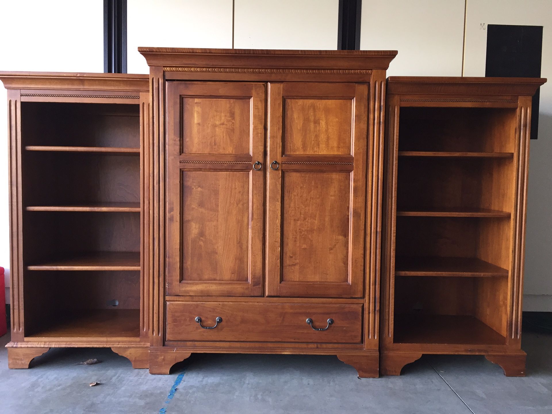 Ethan Allen TV Stand / TV cabinet and bookshelves