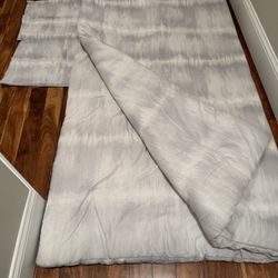 Full/Double Comforter With 2 Standard Shams With Lamp 