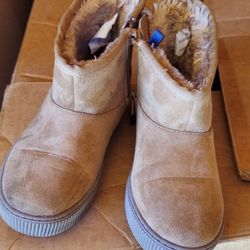 Girl Boots 