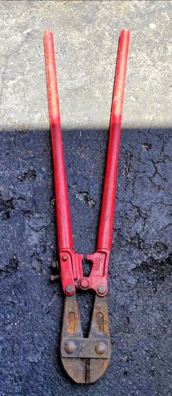 Large 36' bolt cutters