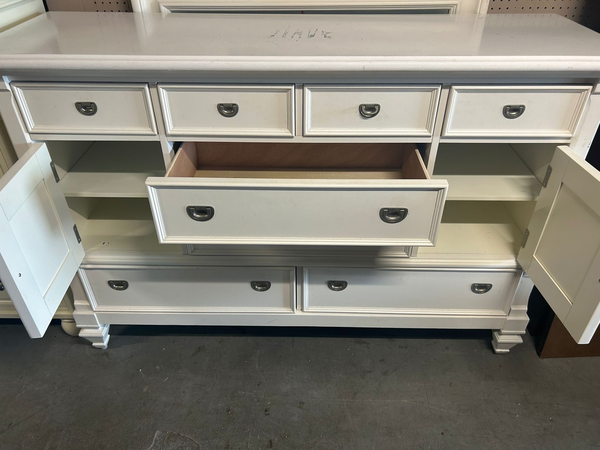 Dresser With Mirror