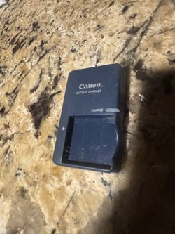 CANON CAMERA BATTERY CHARGER