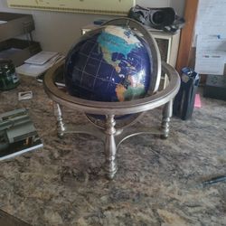 8 " Globe.  In 13 Round Stand With Compass