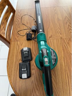 Ferrex leaf blower comes with 2 batteries and charger