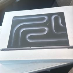 Macbook 14” m5 chip Sealed for Sale