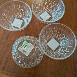 Plastic Serving Bowls 