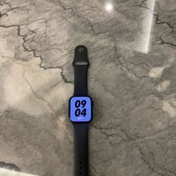 Apple Watch Series 8    45mm