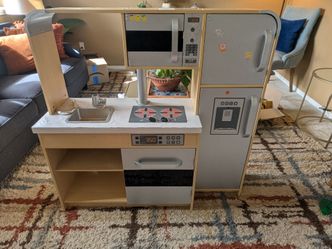 Free kids kitchen